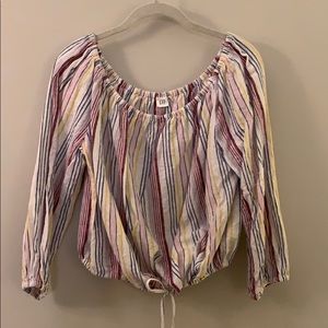 Off the shoulder, linen top